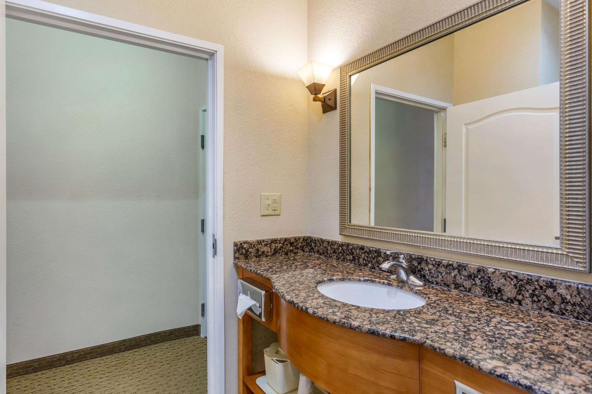 Comfort Suites South Point - Huntington Dış mekan fotoğraf